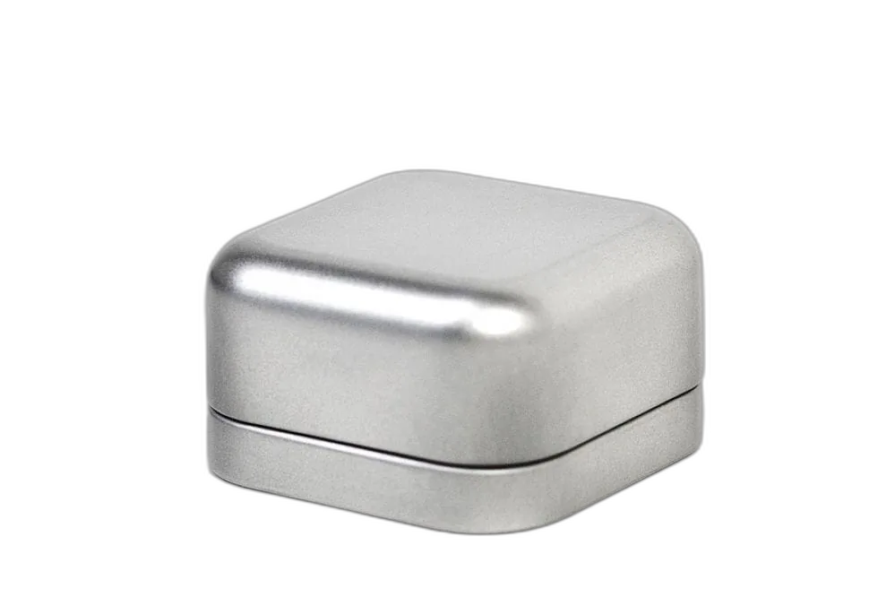 Kleine quadratische Metalldose