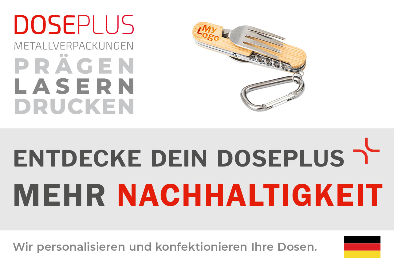 Edelstahl-Trinkflasche TFL 030 mit Buchenholzdeckel auf weißem Hintergrund; daneben Hinweisgrafik zur Gravur und Druckmöglichkeiten von Doseplus; Bannertext: „Entdecke dein Doseplus – mehr Veredelung“.