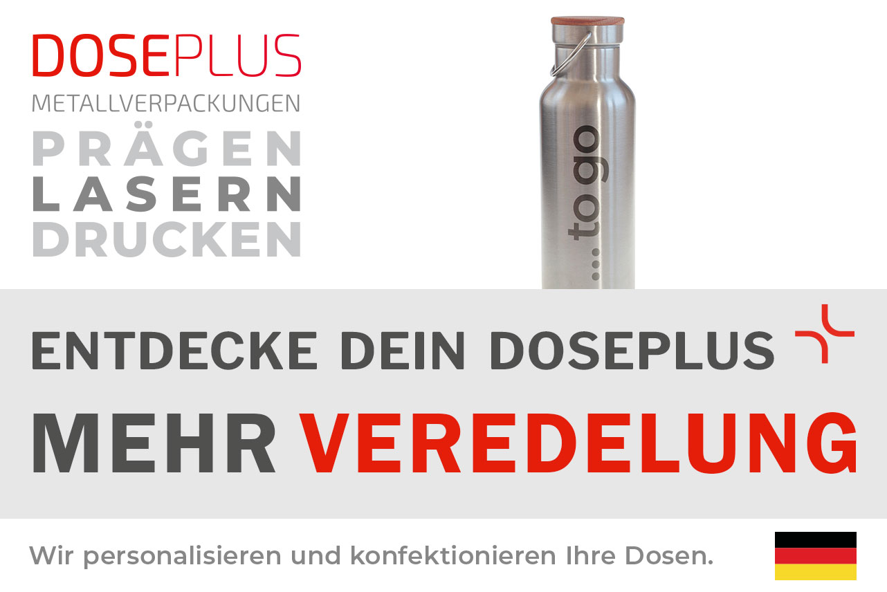 Doseplus Edelstahl-Trinkflasche TFL 030 mit Deckel aus Buchenholz – Banner: „Entdecke dein Doseplus – Mehr Veredelung“. Personalisierbare Trinkflasche für Lasergravur, Druck und Prägung.
