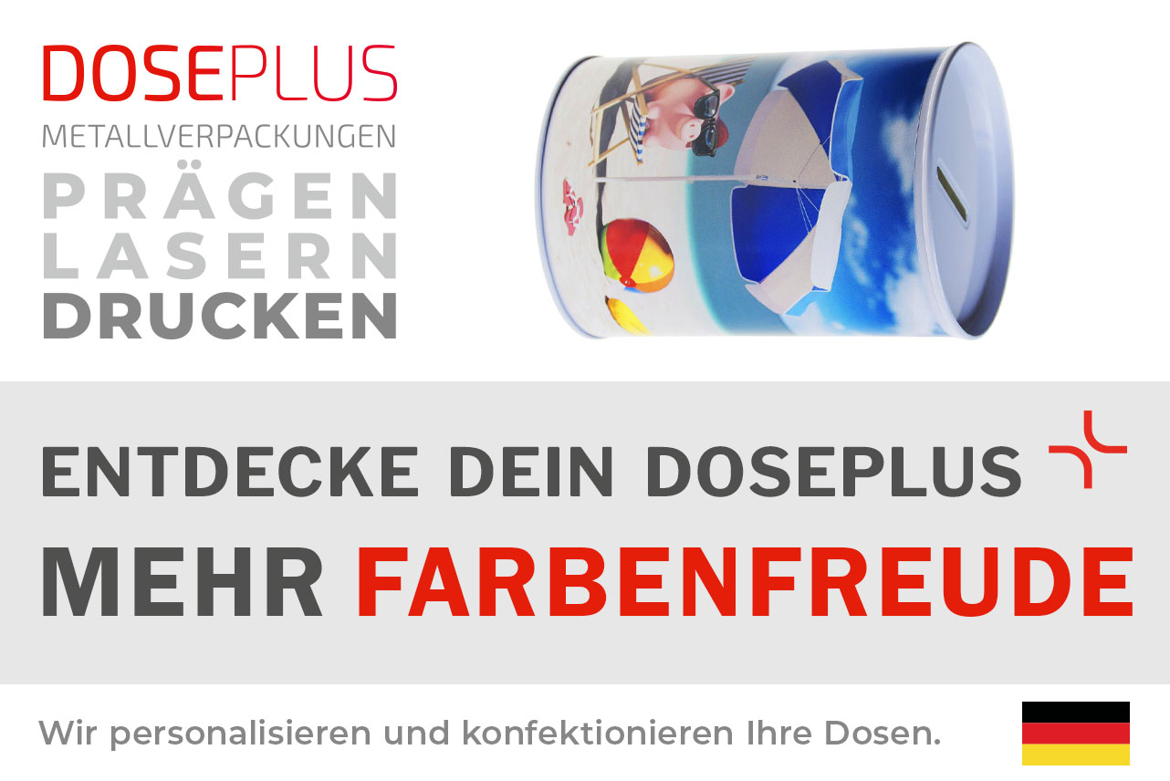 Doseplus runde Spardose aus Metall mit sommerlichem Strandmotiv, Sonnenschirm, Ball und blauer Himmel. Text: „Metallverpackungen prägen, lasern, drucken – Entdecke dein Doseplus, mehr Farbenfreude“.